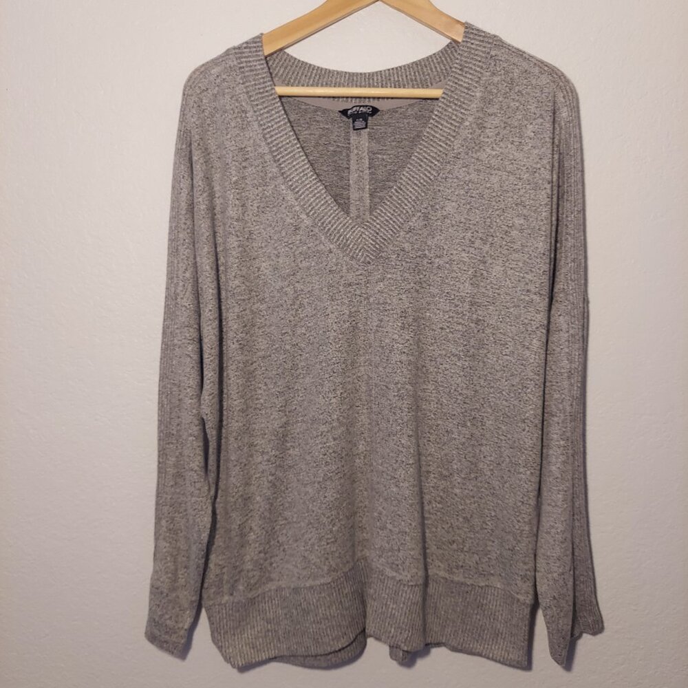 Buffalo David Bitton Gray V-Neck Sweater Soft Knit Pullover Classic Minimalist L - Picture 2 of 9